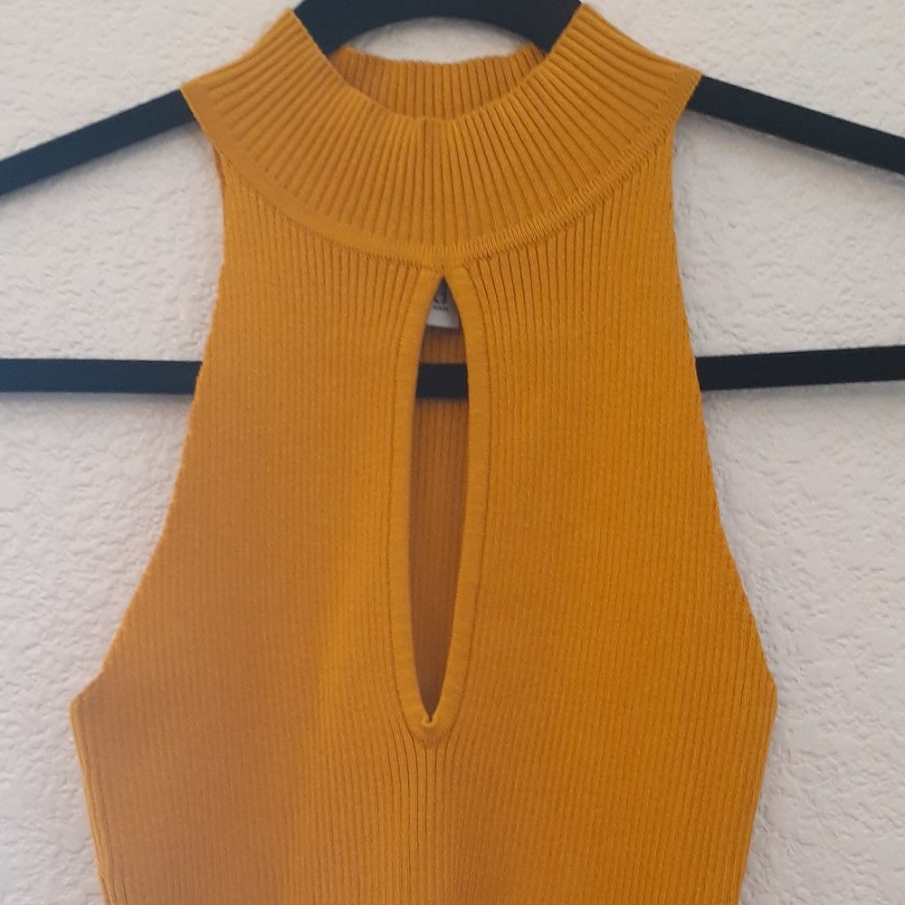 H&M Sleeveless Crop Top